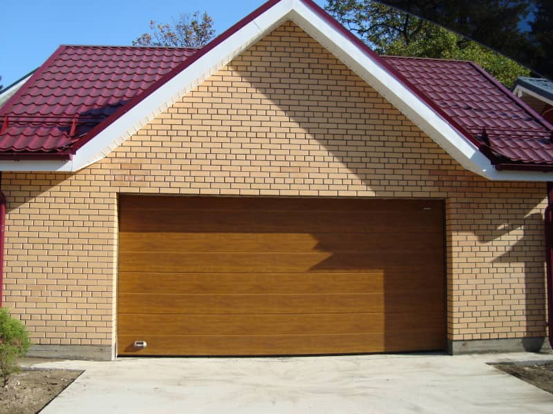 Секционные ворота DoorHan в Барнауле с установкой