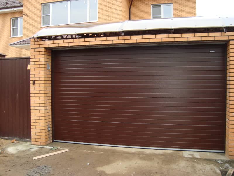 Секционные ворота DoorHan в Барнауле с установкой